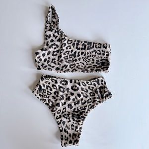 MIKOH SWIMWEAR Leopard Bikini one shoulder w/ high cut brief  size Small